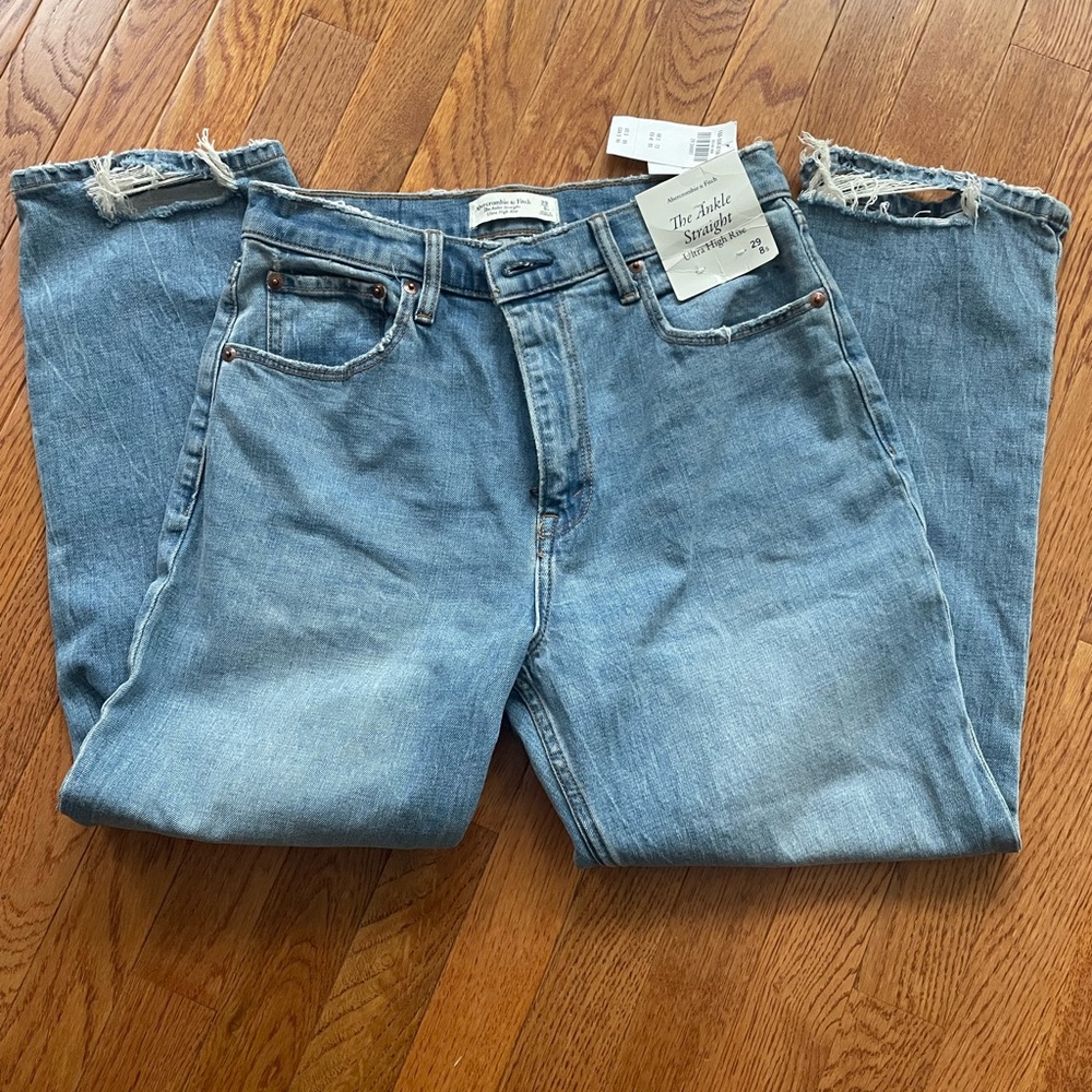 NWT Abercrombie & Fitch Ankle Straight Ultra High Rise jeans 29 (8s)